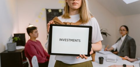FluxWave Investments editorial image