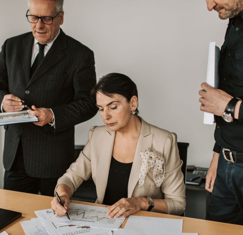 FluxWave Investments editorial image